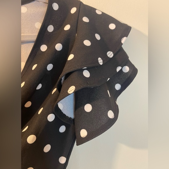 NWT POLKA DOT BLOUSE WITH RUFFLE SLEEVES - Picture 3 of 6